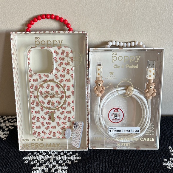 XO Poppy Holiday Christmas Bear Phone Case IPhone 16 Pro Max Charging Cable NEW!